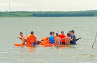 Đánh bắt cá bị lật thuyền, 1 người ở Quảng Trị bị đuối nước