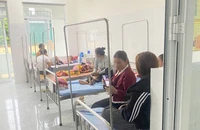 Số học sinh nghi ngộ độc sau bữa ăn sáng tại trường ở Quảng Trị tăng lên 40 em