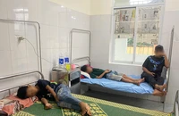 Phát hiện nguyên nhân gây ngộ độc trong mẫu thức ăn khiến 40 học sinh nhập viện