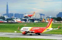 Thời tiết xấu, sân bay Phú Quốc dừng tiếp thu máy bay