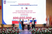 Agribank trao Quỹ học bổng trường ĐH Ngân hàng TP.HCM 500 triệu đồng