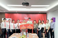 Ai là người đăng ký tài khoản thứ 1 triệu trên Vietlott SMS?