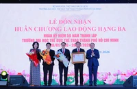 Trường Đại học Thể dục Thể thao TP.HCM đón nhận Huân chương Lao động hạng Ba