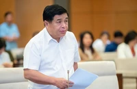 Chương trình phục hồi kinh tế, tiếp tục điệp khúc tiền có mà không biết tiêu