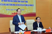Gói 120.000 tỉ: Ngân hàng bảo 'đỏ mắt tìm khách', doanh nghiệp than 'lãi suất cao'