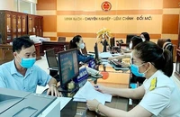 Bộ Tài chính đề nghị tạm hoãn xuất cảnh với cá nhân, doanh nghiệp nợ thuế