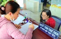 Có nên tạm khấu trừ thuế khoản trợ cấp thất nghiệp, trợ cấp khó khăn?