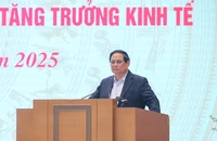 Thủ tướng chủ trì họp với các địa phương, đặt mục tiêu vượt qua bẫy thu nhập trung bình