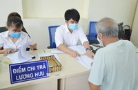 Thủ tướng chỉ đạo chi trả lương hưu, trợ cấp bảo hiểm xã hội tháng 5 sớm hơn thường lệ
