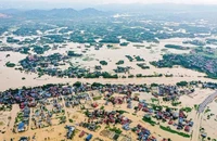Mưa lũ sau bão số 11 khiến 13 người chết và mất tích, gần 17.000 ngôi nhà bị ngập