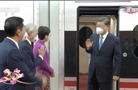 VIDEO: Ông Tập đi tàu sang Hong Kong, lần đầu ra khỏi đại lục kể từ khi dịch bùng