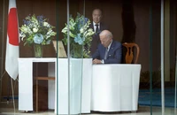 Ảnh, video: Lãnh đạo, người dân thế giới thương tiếc ông Abe