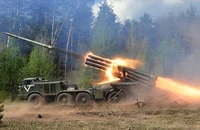 VIDEO: Nga triển khai hệ thống pháo Uragan bắn vào mục tiêu Ukraine 
