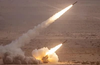 VIDEO: Ukraine khai hoả hàng loạt pháo từ các hệ thống HIMARS
