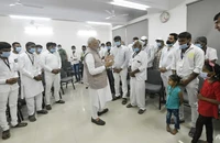 Vụ sập cầu treo Ấn Độ: Nhân chứng tiết lộ về người bảo vệ cầu, ông Modi yêu cầu điều tra 