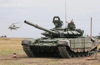 VIDEO: 'Xe tăng bay' T-72B3 Nga khai hỏa giữa mưa tuyết