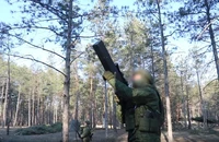 VIDEO: Lính Nga dùng súng hạ UAV Ukraine