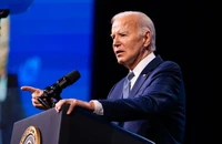 Dân chủ tăng áp lực dừng tranh cử, ông Biden sẽ quyết sao?
