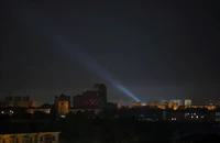 Ukraine căng mình đối phó những đòn không kích của Nga 
