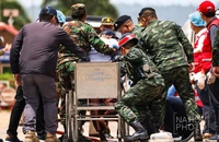 Video-Ảnh: Thái Lan thả 2 lính Campuchia, ông Hun Sen lên tiếng
