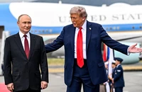 Video: Khoảnh khắc ông Putin cười và nói tiếng Anh trong cuộc họp báo với ông Trump