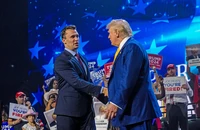 Đồng minh bị bắn tỉa, ông Trump lệnh treo cờ rủ, ông Obama lên tiếng
