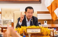 Ông Hun Sen bài xích chuyện đốt hàng hóa Thái Lan