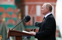 Tổng thống Nga Vladimir Putin phát biểu tại Quảng trường Đỏ ngày 9-5. Ảnh: SPUTNIK