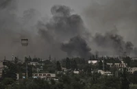 TP Severodonetsk, tỉnh Luhansk, miền đông Ukraine chìm trong khói đen từ các cuộc giao tranh giữ lực lượng Kiev và Moscow. Ảnh: AFP