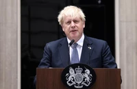 Ông Boris Johnson phát biểu từ chức thủ tướng Anh tại văn phòng ở số 10, phố Downing (London) ngày 7-7. Ảnh: REUTERS