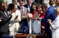 Tổng thống Mỹ Joe Biden đã ký đạo luật “Chip và Khoa học” vào ngày 9-8. Ảnh: REUTERS