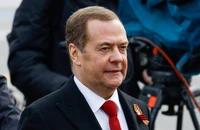 Phó Chủ tịch Hội đồng An ninh Nga - ông Dmitry Medvedev tại lễ duyệt binh kỷ niệm 77 năm Ngày chiến thắng tại Quảng Trường Đỏ ở thủ đô Moscow ngày 9-5. Ảnh: REUTERS