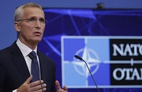Tổng thư ký NATO - ông Jens Stoltenberg phát biểu trong cuộc họp báo về việc Nga sáp nhập 4 khu vực của Ukraine tại trụ sở liên minh ở Brussels (Bỉ) ngày 30-9. Ảnh: AP