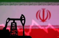 Giá dầu tăng vọt sau tin Israel nã tên lửa trả đũa Iran