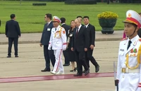 VIDEO: Tổng thống Nga Vladimir Putin vào Lăng viếng Chủ tịch Hồ Chí Minh