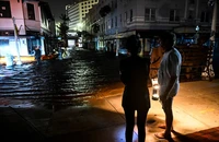 Mỹ: Bão Milton suy yếu xuống cấp 1 sau khi gây thiệt hại lớn 