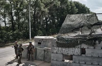 Nguồn tin tình báo Mỹ tiết lộ tình trạng quân Ukraine ở Kursk, khác tuyên bố của ông Trump và ông Putin