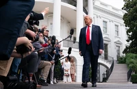 Ông Trump tuyên bố sẵn sàng bước vào 'giai đoạn hai' trừng phạt Nga
