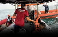 Chìm tàu du lịch Thái Lan, may mắn tất cả du khách đều được cứu sống