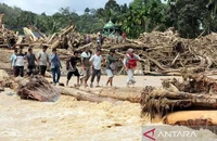 Indonesia, Thái Lan chạy đua tìm cứu hàng trăm người mất tích trong lũ 