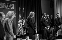 Đảng Cộng hòa gay gắt yêu cầu ông Trump xin lỗi vụ đăng video meme về vợ chồng ông Obama