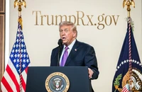 Ông Trump ủng hộ 'thay đổi chế độ' ở Iran, Lầu Năm Góc điều tàu sân bay thứ hai đến Trung Đông