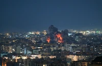 Israel đưa quân sang Lebanon; Căn cứ Úc ở UAE bị tấn công, Hy Lạp điều 2 tàu chiến tới Địa Trung Hải