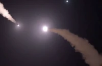Iran công bố video mở đợt tấn công tên lửa thứ 44 vào Israel cùng loạt căn cứ và Hạm đội 5, cảnh báo binh sĩ Mỹ rút khỏi Trung Đông ngay lập tức