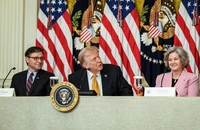 Ông Trump gia hạn ngưng đánh cơ sở năng lượng Iran 10 ngày, nói đàm phán 'rất tốt'