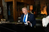 Ông Trump đề cập chuyện 'lấy dầu Iran', để ngỏ khả năng kiểm soát đảo Kharg