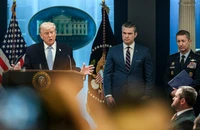 Mỹ chính thức phong tỏa eo biển Hormuz, đã có tàu phải quay đầu, ông Trump nói đã nhận cuộc gọi ‘từ phía bên kia’