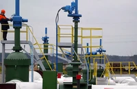 EU đồng ý giải ngân gói vay 90 tỉ euro cho Ukraine sau khi gỡ nút thắt đường ống dầu