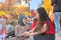 ‘Chuyến xe mùa xuân’ vừa lăn bánh đưa hơn 2.000 sinh viên, người lao động về quê đón Tết