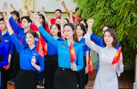 Trang nghiêm, xúc động lễ chào cờ 'Tôi yêu Tổ quốc tôi'